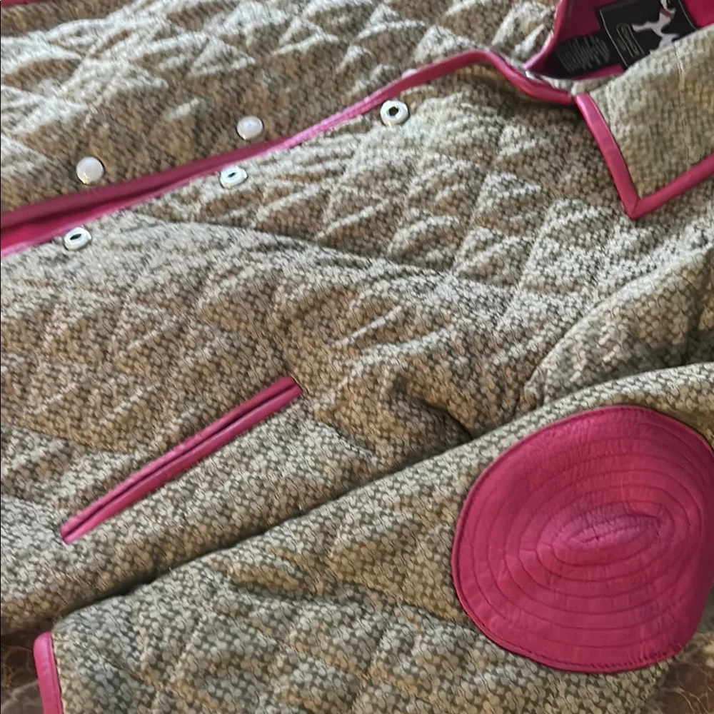 Coach girl,Quilted Jacket with Pink Accents - Picture 3 of 9